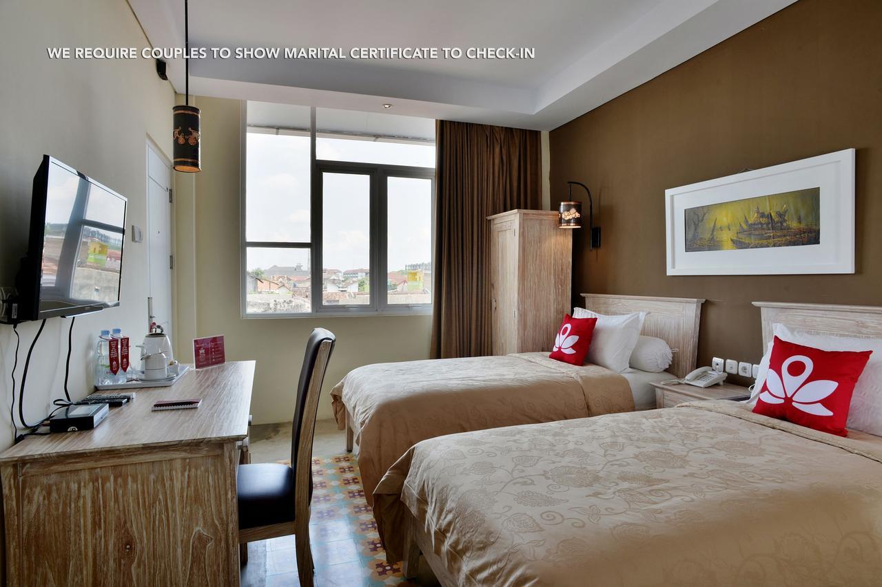 Zen Rooms Pogung Syariah Kejayan Extérieur photo